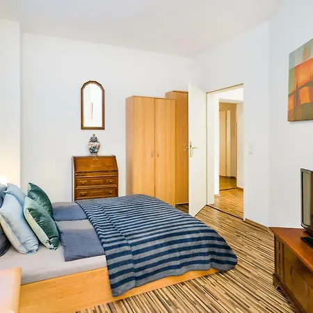 Guest house Mit 4 Zimmern Im Zentrum *